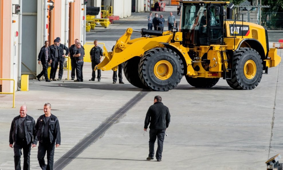Caterpillar podigao prognozu troškova carina