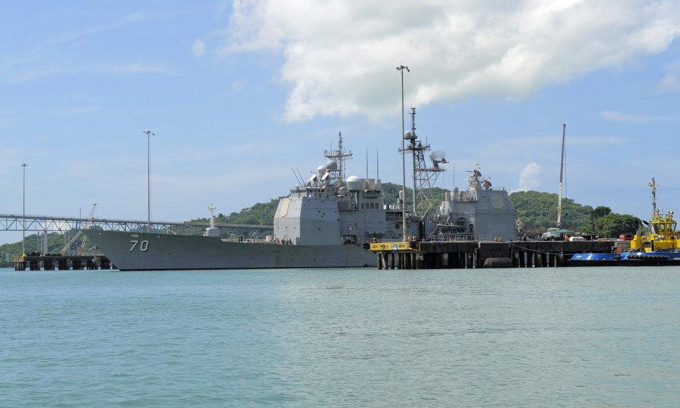 USS Lake Erie jedan je od brodova na putu prema Venezueli