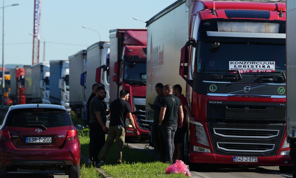 Kamionski prosvjedi u Banja Luci ometaju promet