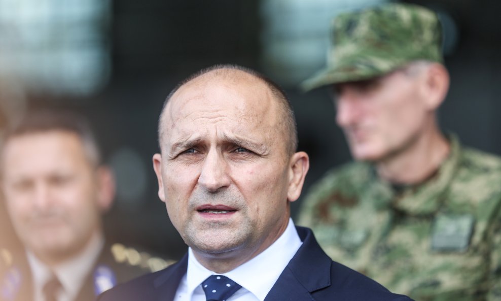 Ivan Anušić, ministar obrane