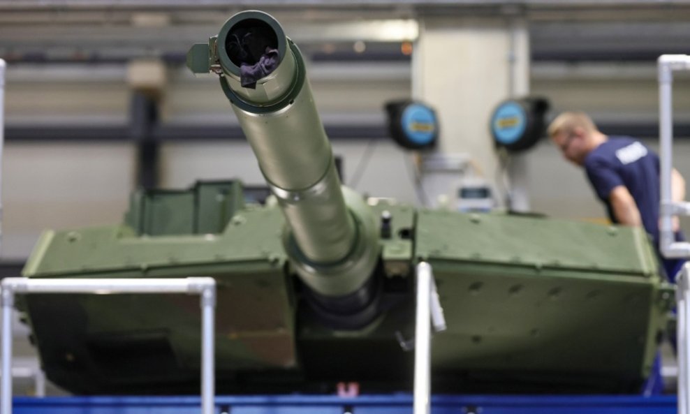 Leopard 2A8