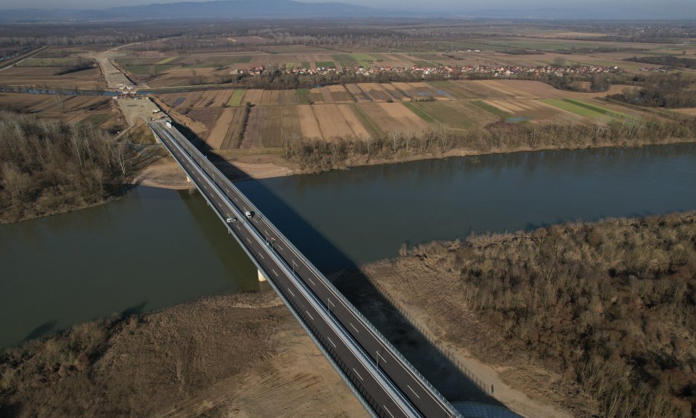 Novi most preko rijeke Save na Graničnom prijelazu Gradiška