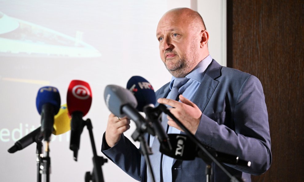 Vlasnik Brodosplita, Tomislav Debeljak održao je konferenciju za medije nakon što su splitski gradski zastupnici zatražili ukidanje koncesije