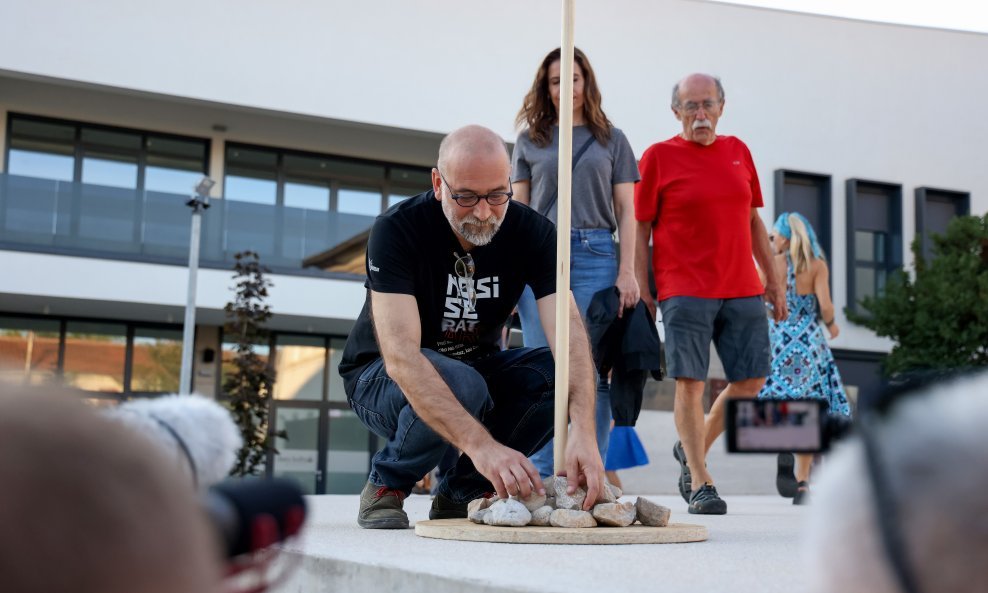 Prosvjed organizatora festivala 'Nosi se' u Benkovcu