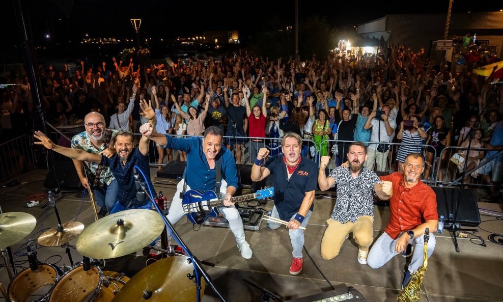 Neno Belan & Fiumens u Pirovcu