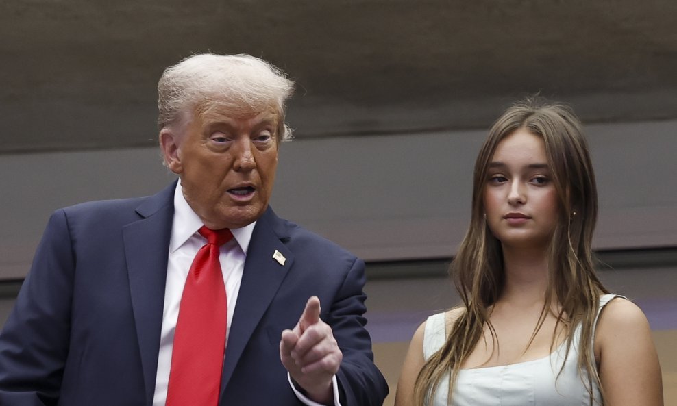 Donald Trump s Pam Bondi i unukom Arabellom