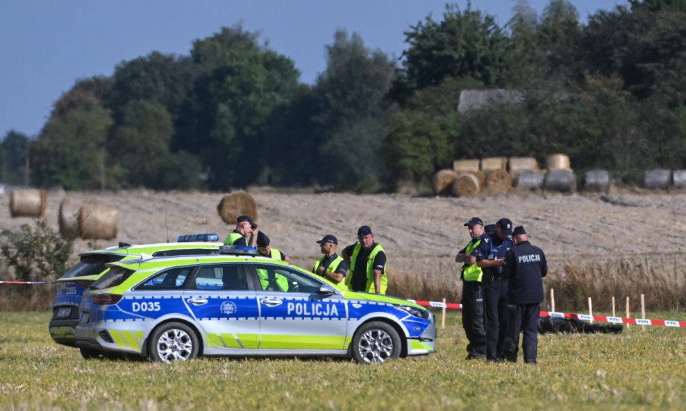 Poljska policija na mjestu gdje je pao jedan od ruskih dronova