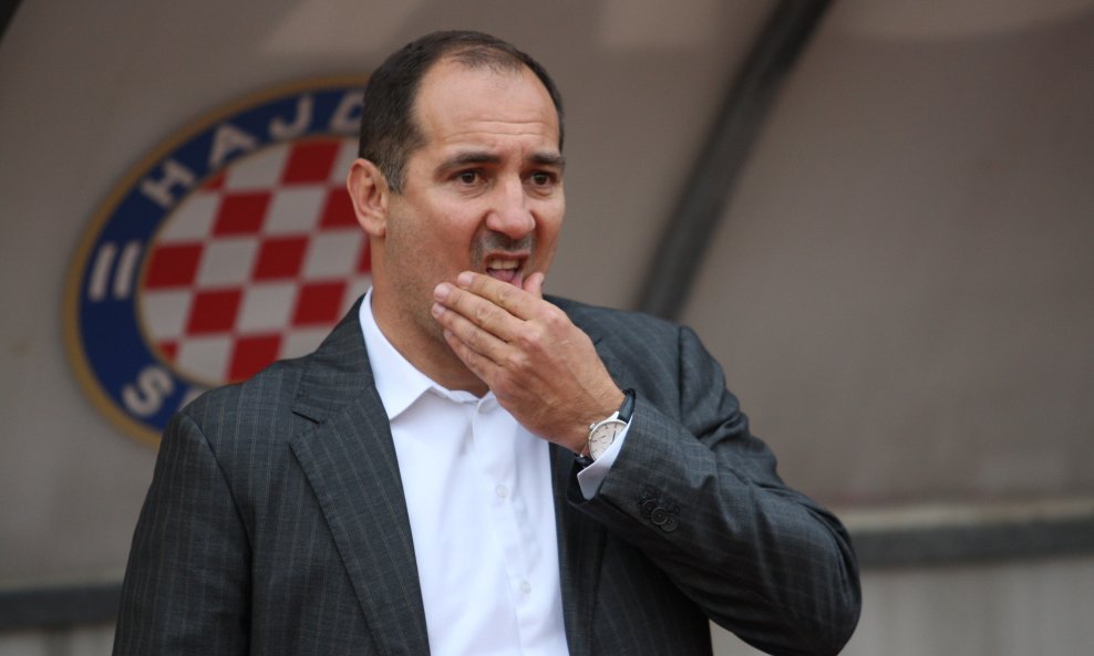 Igor Štimac (iz vremena dok je kao trener sjedio na klupi Zadra)