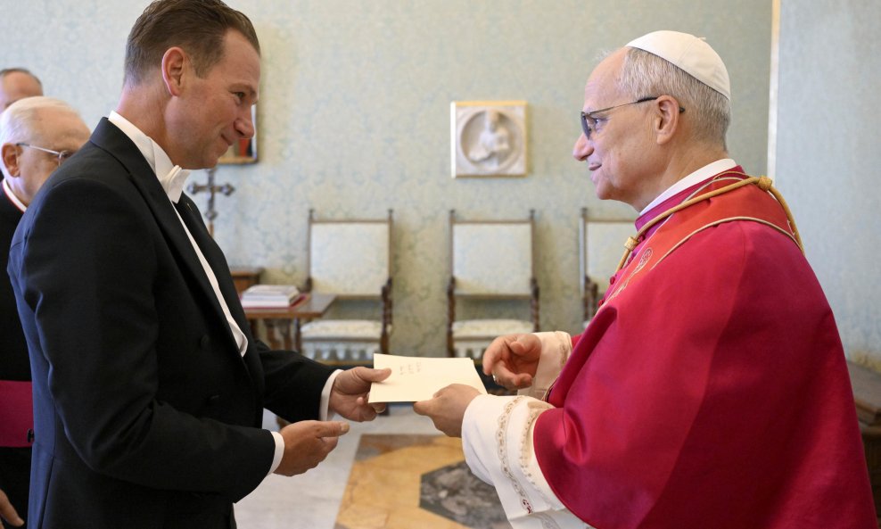 Američki veleposlanik u Vatikanu Brian Burch i papa Lav