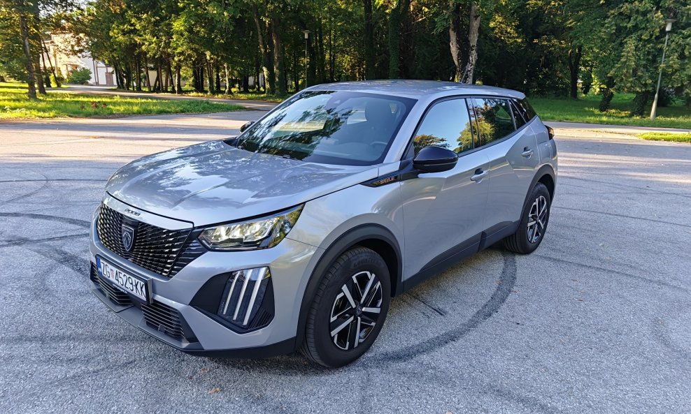 Peugeot 2008 Hybrid 145 e-DCS6 Style