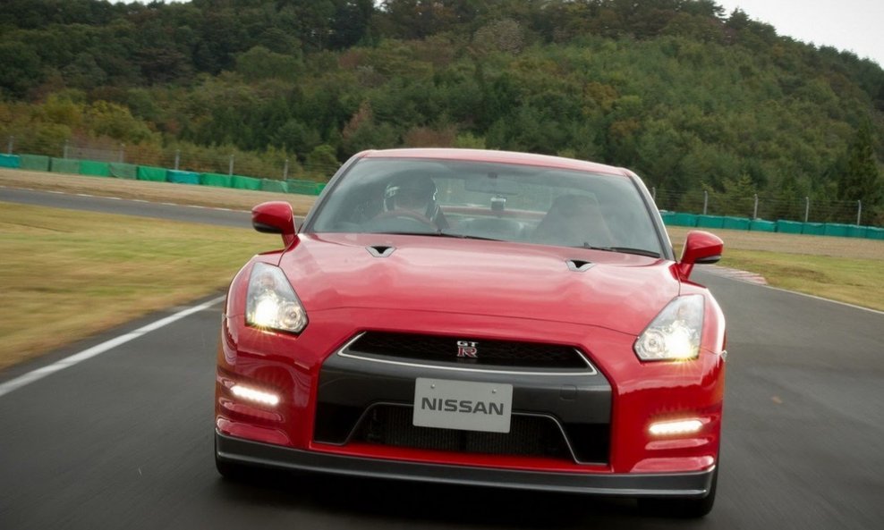 nissan-gtr-2013-5