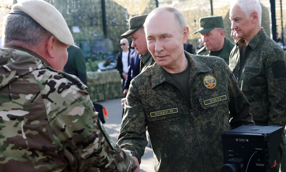 Vladimir Putin na vojnom poligonu tijekom vojnih vježbi 'Zapad 2025'