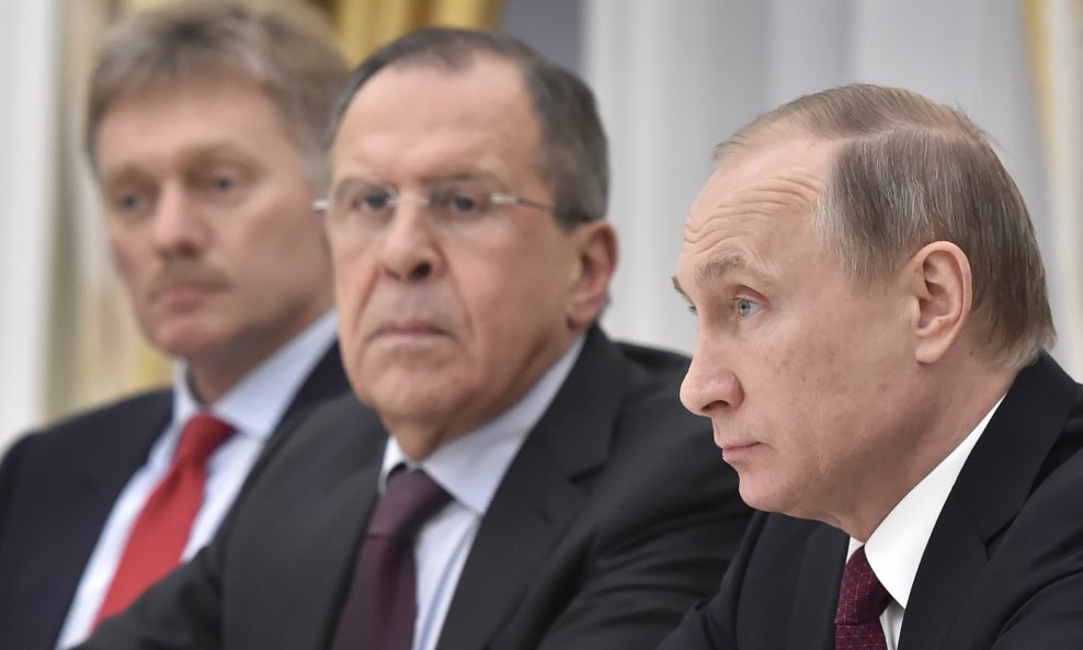 Dmitrij Peskov, Sergej Lavrov i Vladimir Putin