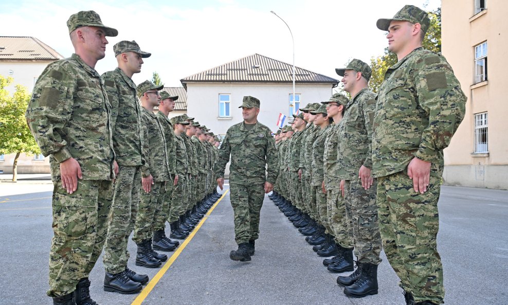 Novi naraštaj dragovoljnih ročnika u Požegi