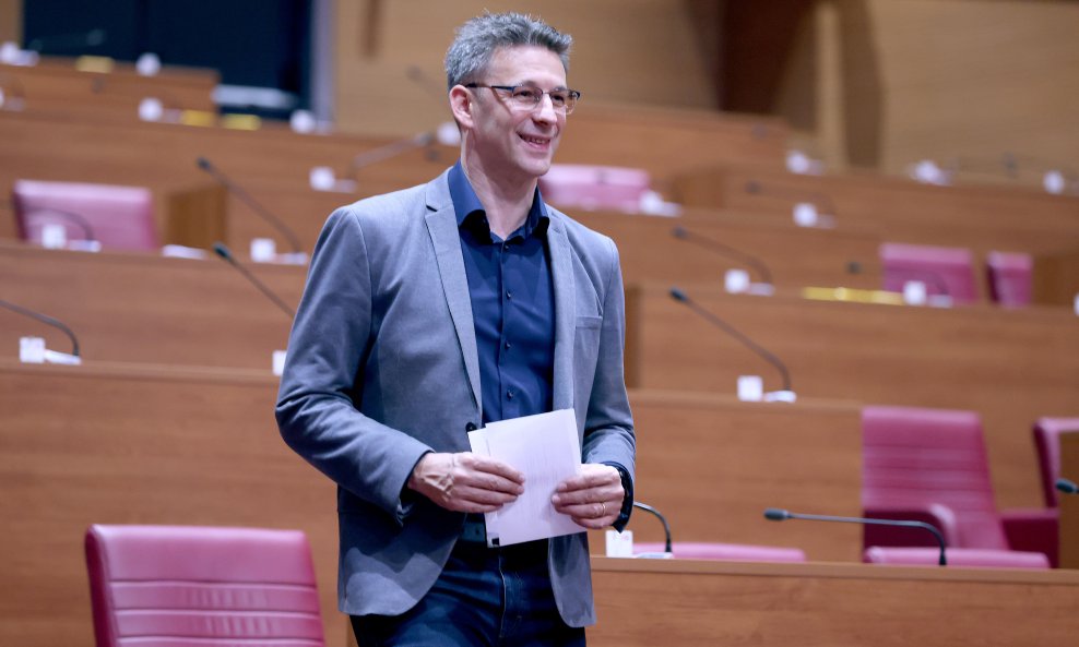 Božo Petrov u Hrvatskom saboru