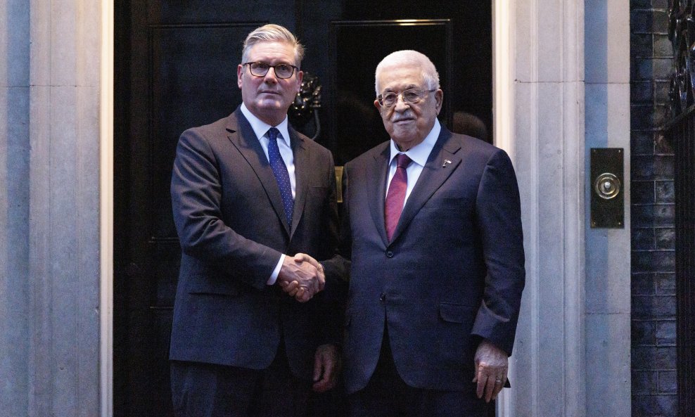 Britanski premijer Keir Starmer i predsjednik Palestinske samouprave Mahmud Abas