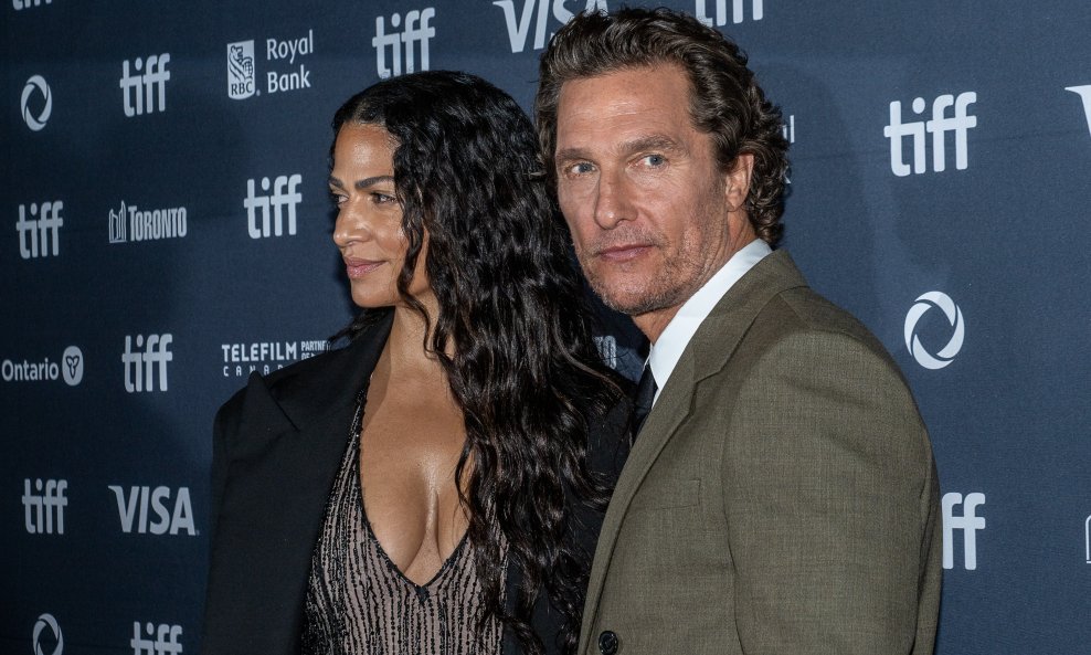 Matthew McConaughey sa suprugom Camilom