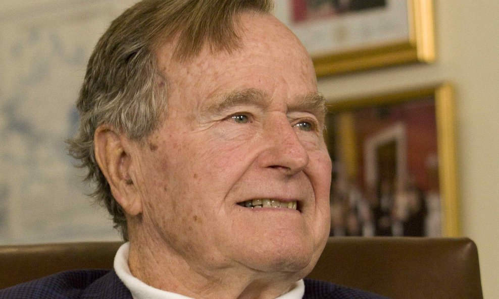 George Bush stariji