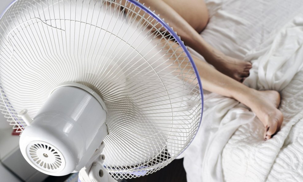ventilator ljeto žena