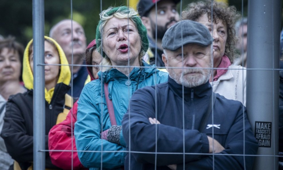 Protuvladin prosvjed protiv povećanja poreza i štednje