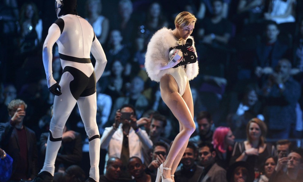 Miley Cyrus MTV EMA1