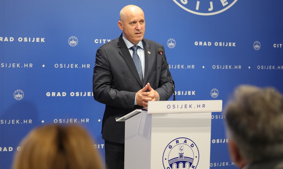 Branko Bačić nakon radnog sastanka u Osijeku