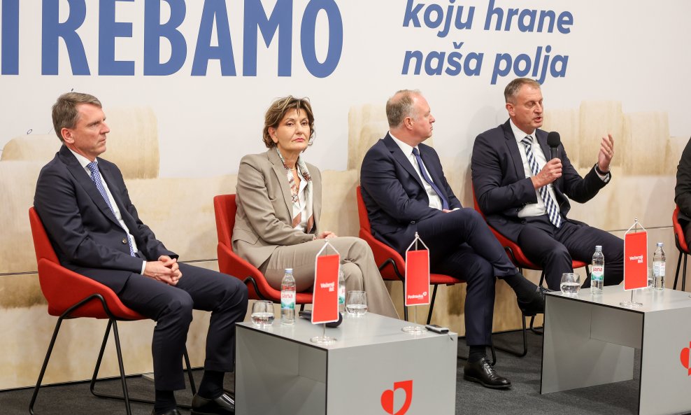 Koprivnica: Konferencija 'Hrvatska kakvu trebamo, Hrvatska koju hrane naša polja'