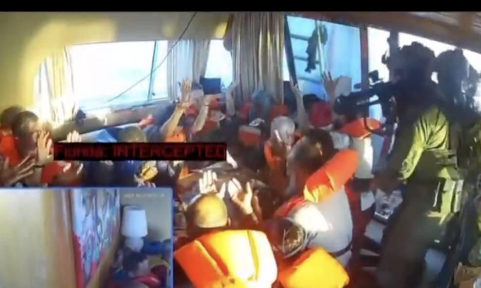 Izraelski vojnici ukrcali su se na dio brodova i uhitili humanitarce.