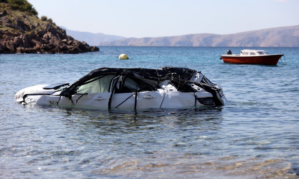 Iz mora kod Senja izvučen automobil