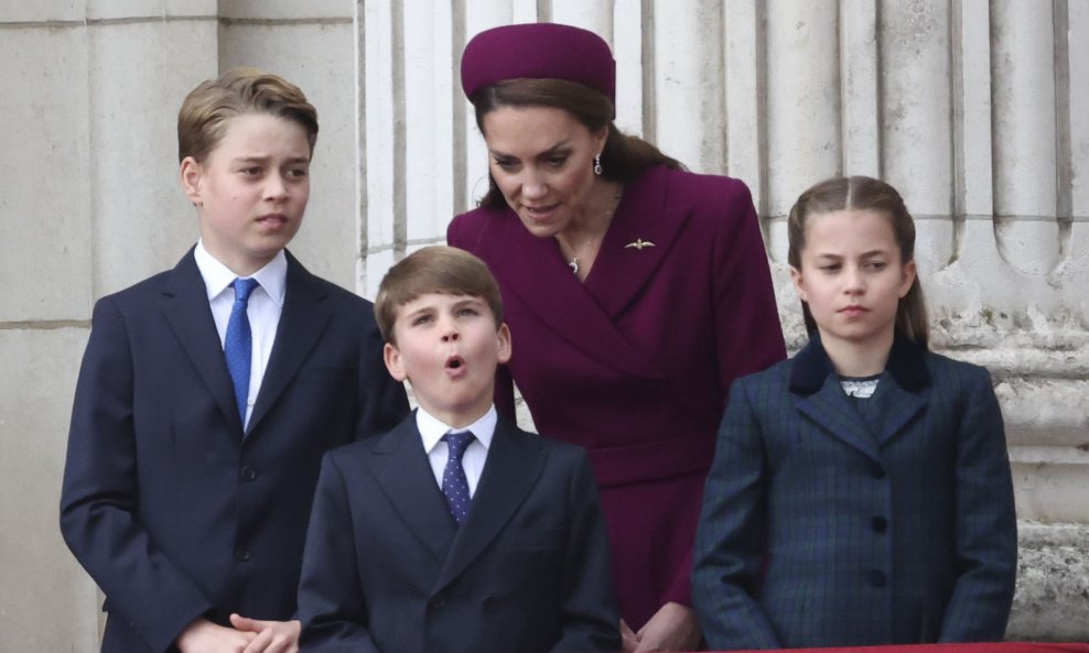 Princ George, princ Louis, Kate Middleton i princeza Charlotte