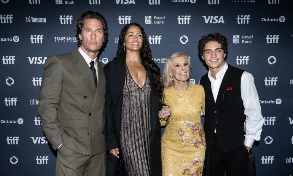 Matthew McConaughey, Camila Alves McConaughey, Kay McConaughey i Levi McConaughey