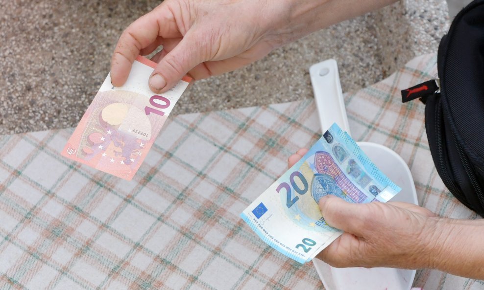 U Hrvatskoj 51 posto ljudi pri plaćanju preferira gotovinu