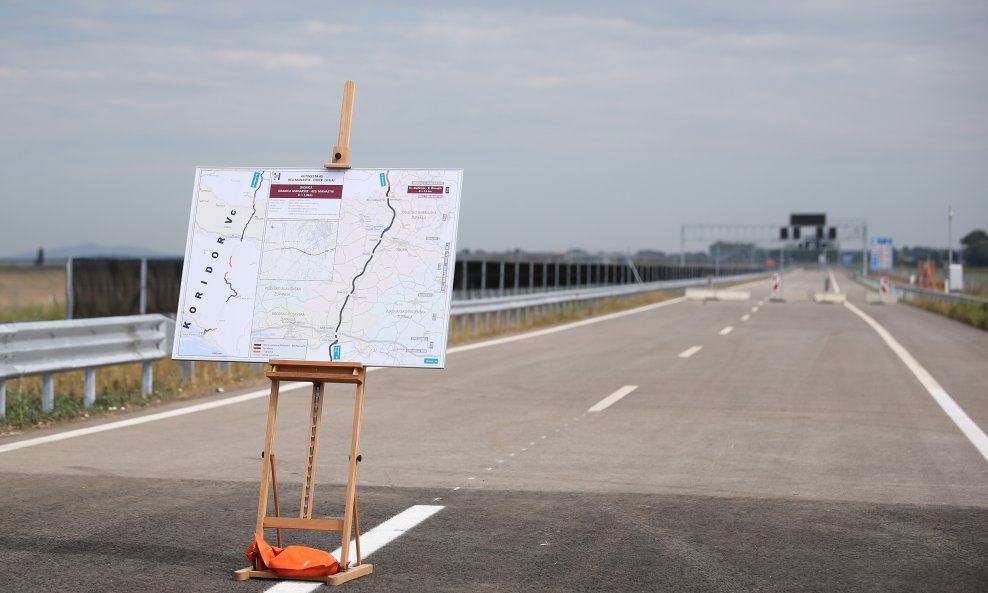 Otvorena autocesta A5 čime je dovršen dio koridora 5C koji prolazi kroz Hrvatsku