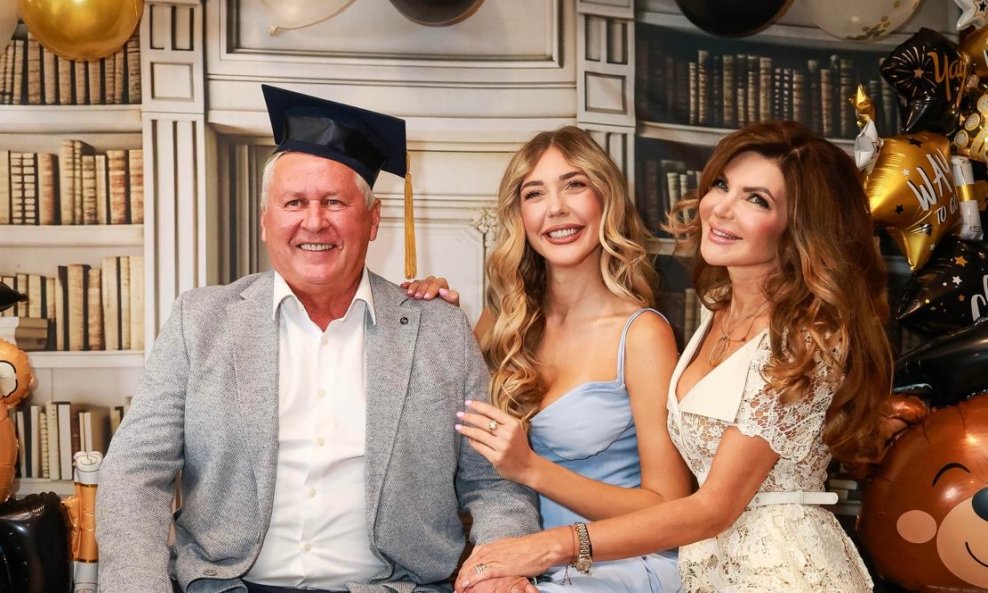 Nenad i Daniela Gračan sa kćeri Emom