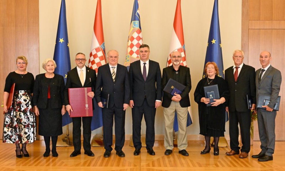 Milanović uručio odlikovanja zaslužnima iz kulture, znanosti, sporta i gospodarstva