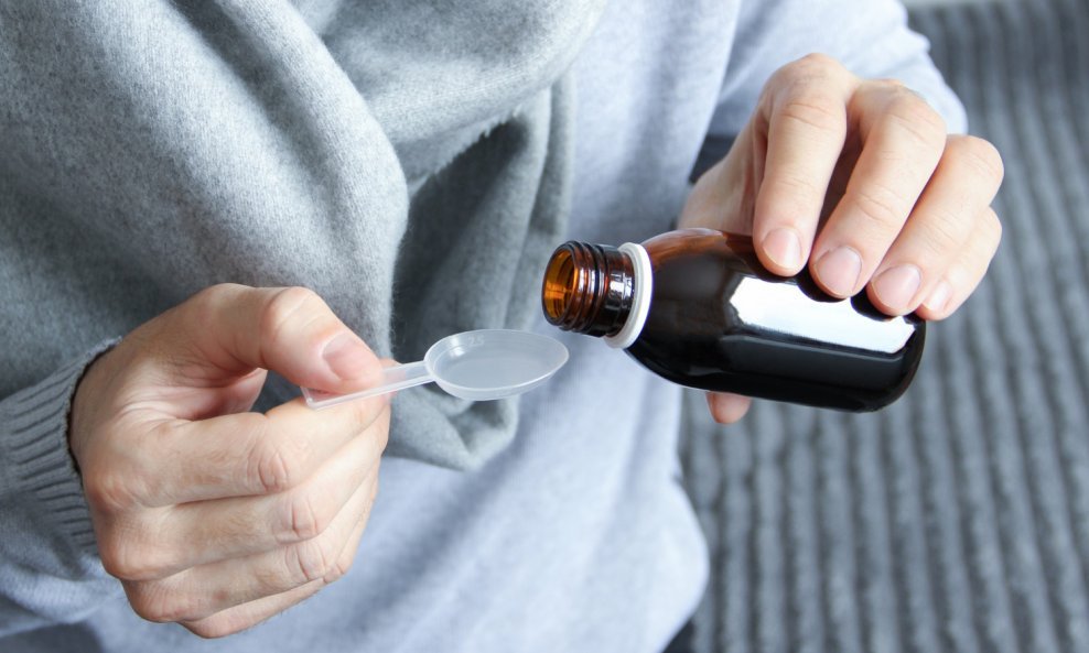 Pojedini sirupi protiv kašlja mogu imati ozbiljne posljedice u spoju s alkoholom