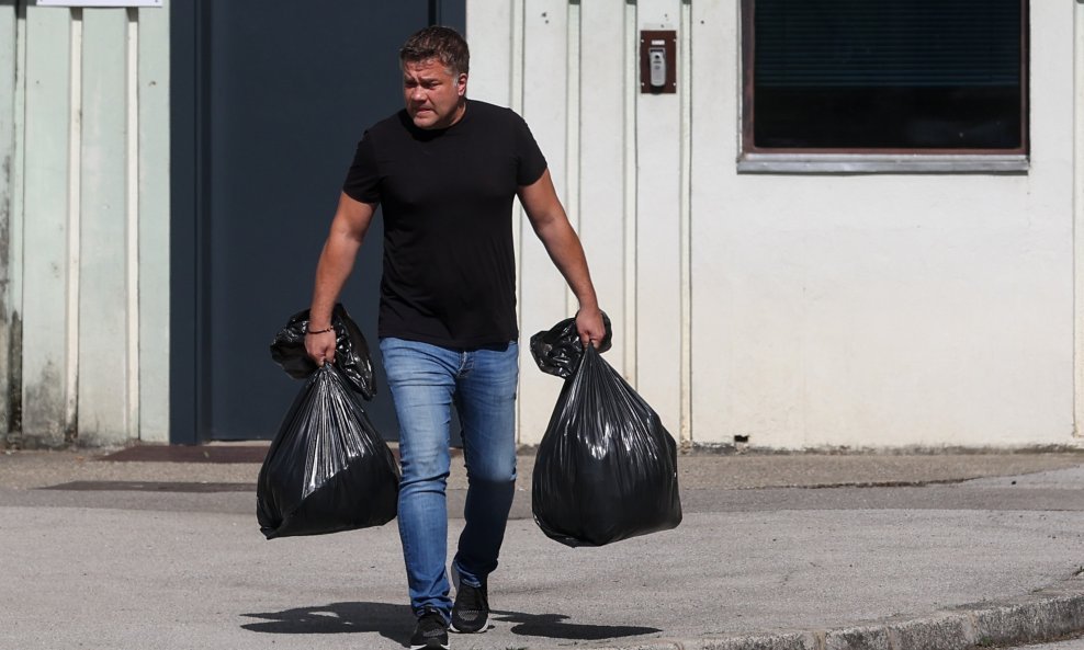 Saša Pozder prilikom izlaska iz pritvora u Remetincu u srpnju 2025.