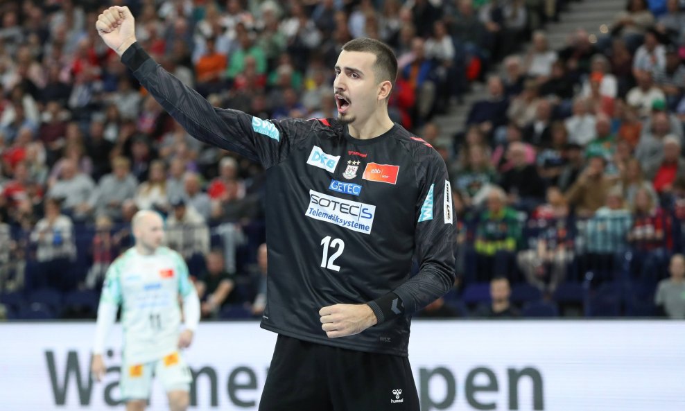 Matej Mandić
