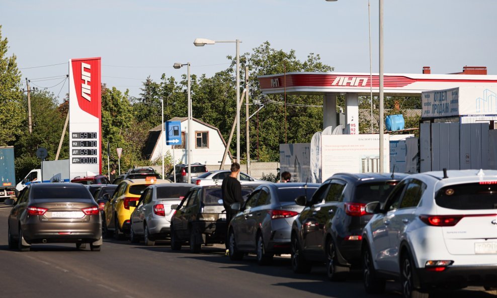 Redukcije i nestašice goriva postaju uobičajene