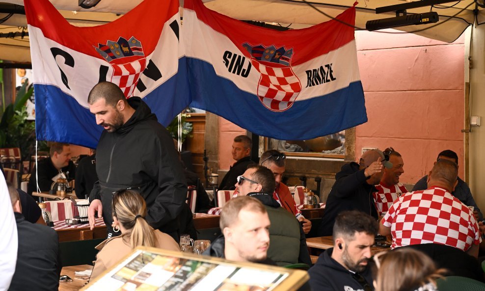 Hrvatski navijači u Pragu