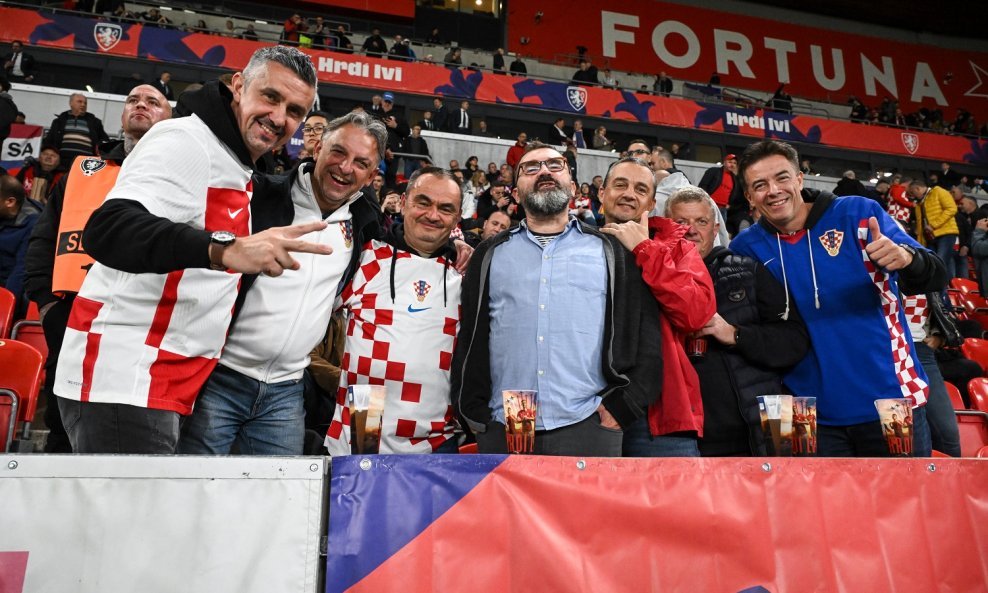 Hrvatski navijači na stadionu Fortuna