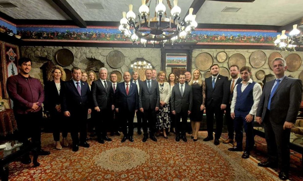 Jandroković s Hrvatima u Azerbajdžanu
