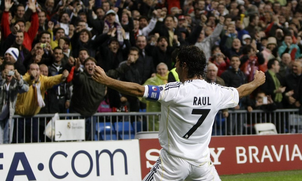 Real Madrid - Milan 2-3, Raul