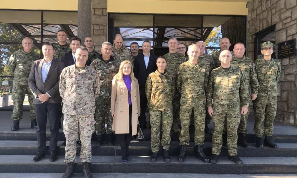 Polaznici 28. naraštaja Ratne škole Ban Josip Jelačić Zagreb u posjetu Zapovjedništvu HKoV-a