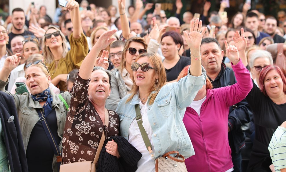 Hrvatska se oprašta od Halida Bešlića - Split