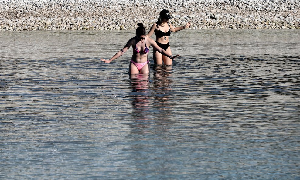 Temperatura mora je i dalje ugodna za kupanje