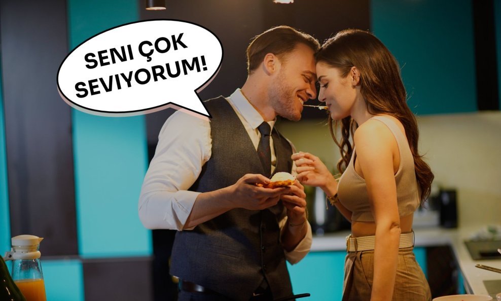 Serkan i Eda u seriji 'Miriše na ljubav'