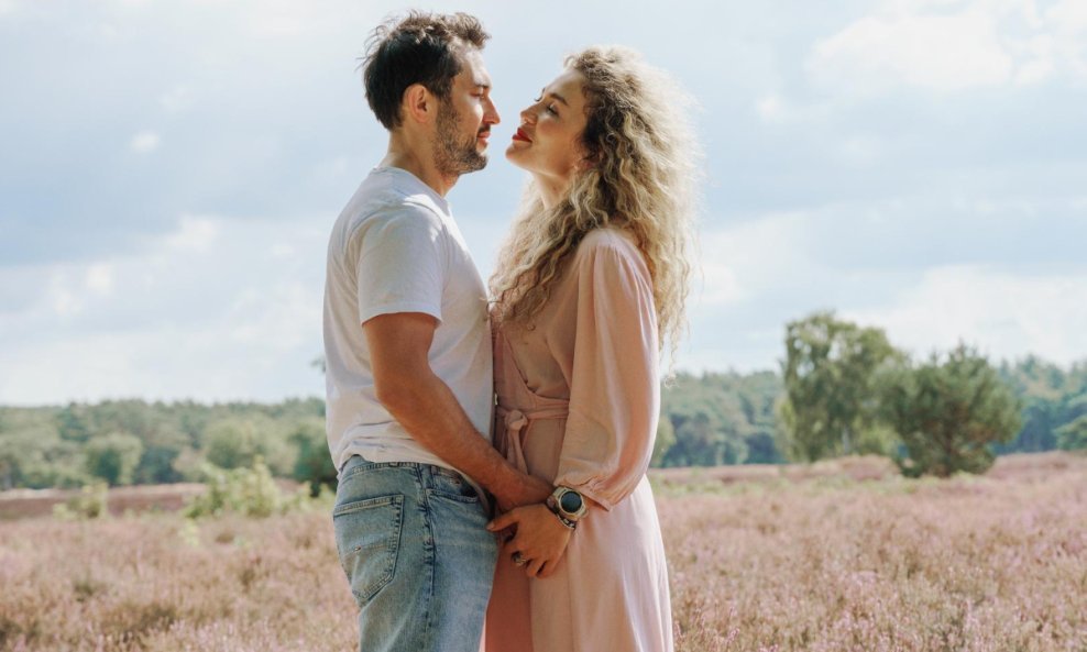 Sve više veza završava 'nestankom' jedne strane u modernim odnosima