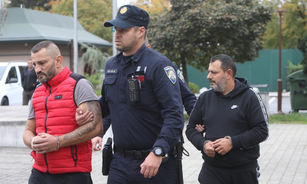 Karlovac: Privođenje dvojice osumnjičenih za pljačku zaštitarskih kombija