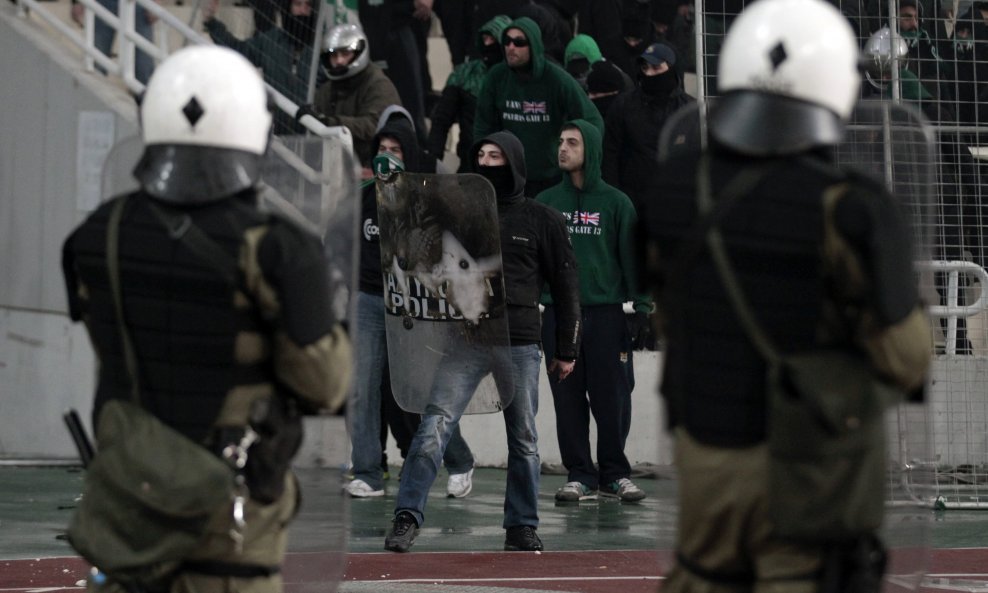 Neredi na utakmici Panathinaikosa i Olympiacosa